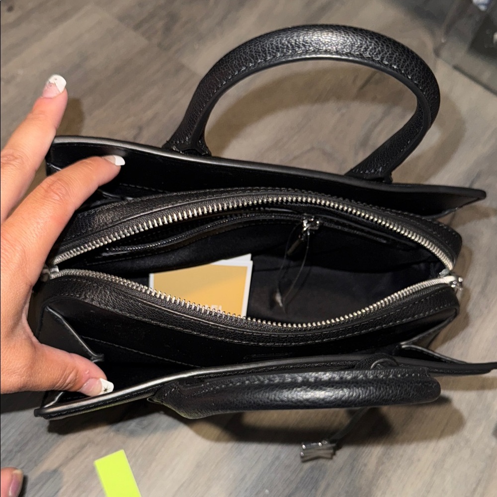 Laila Small Satchel Michael Kors Black Satchel (missing strap) - Picture 2 of 5
